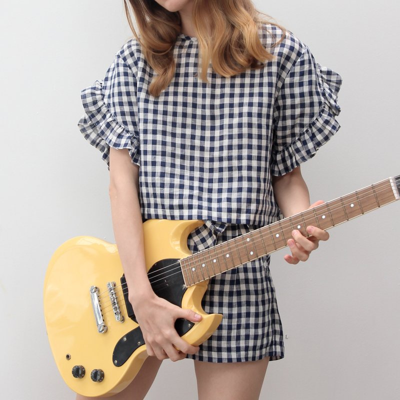 RUFFLE CARNATION TOP (navy gingham) - 女上衣/長袖上衣 - 棉．麻 藍色