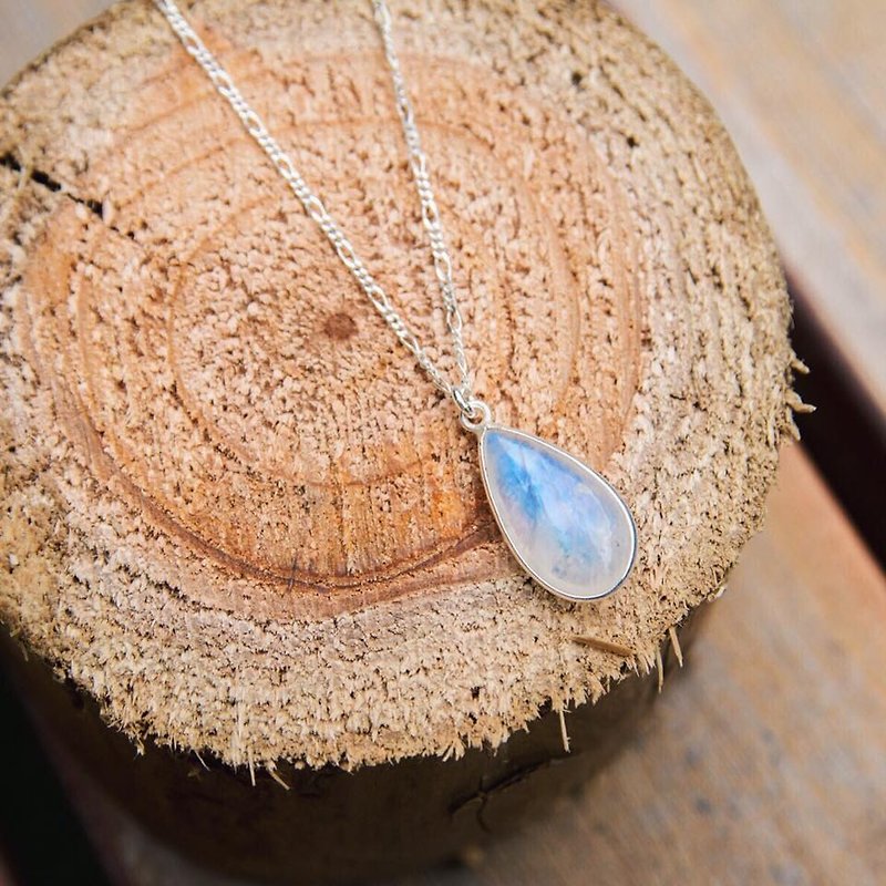 Long drops Moonstone Necklace - สร้อยคอ - เครื่องเพชรพลอย สีน้ำเงิน