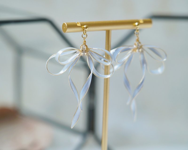 Bow • Light Blue - Handmade Resin Earrings Wedding - ต่างหู - เรซิน สีน้ำเงิน