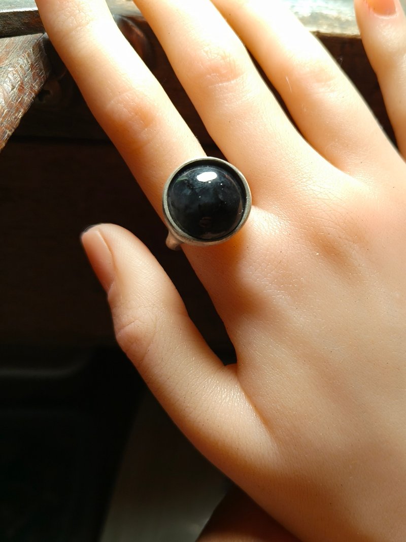 恆圓系列 | 烏雞種翡翠蛋面戒 l 925純銀手工打造 - 戒指 - 玉石 黑色