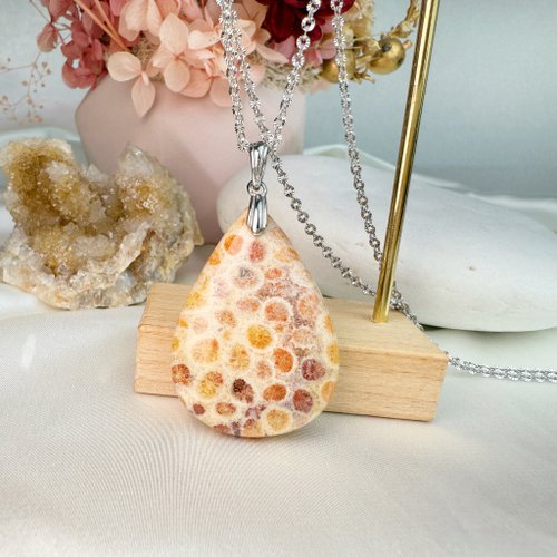Heidi詩鈺瑄水晶輕珠寶 吉祥富貴/養顏美容-菊花珊瑚玉項鍊