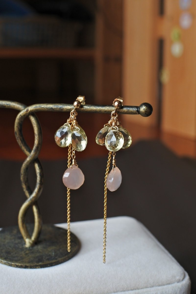 A drop of spring~14kgf earrings - Earrings & Clip-ons - Gemstone Pink
