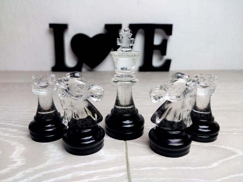 Custom resin chess sets with board | Size of King 2.75 inch (7 cm) | Epoxy resin - Board Games & Toys - Resin Black