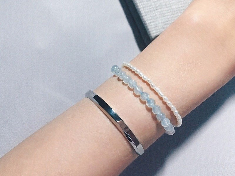 [Ofelia.] Series natural stone - natural seawater simple fine grain silver sapphire bracelet x [J80-Chaz] Crystal / natural stone - Bracelets - Gemstone Blue