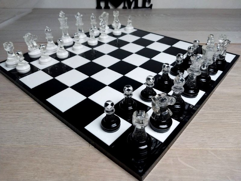 Custom resin chess sets with board | Size of King 2.75 inch (7 cm) | Epoxy resin - บอร์ดเกม - เรซิน สีดำ