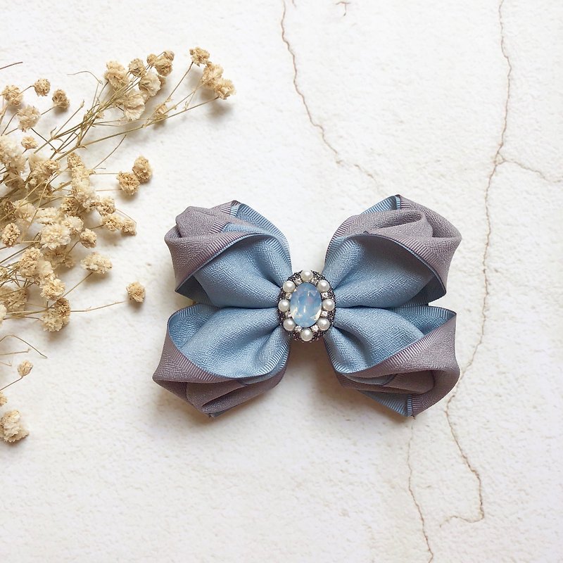 Frosted texture two-color three-dimensional bow spring clip / blue + gray - Hair Accessories - Other Materials Blue