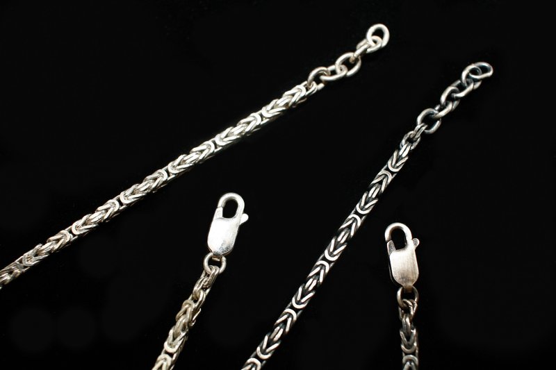 【Series of silver】Two types of Ancient pattern Chain Sterling silver bracelets - สร้อยข้อมือ - เงินแท้ สีเงิน