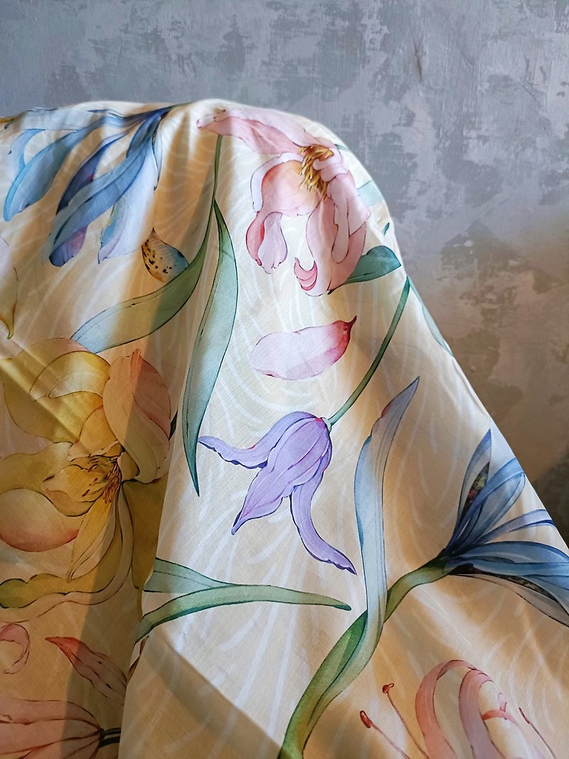 Enmo Lin Soft Cotton Flower Illustration Large Silk Scarf - Duckling Yellow - ผ้าพันคอ - ผ้าไหม สีเหลือง