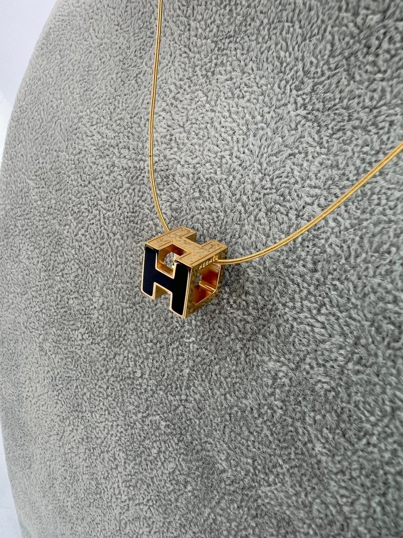 Hermes H cube necklace gold black double-sided pendant necklace necklace original box - Necklaces - Other Metals Black