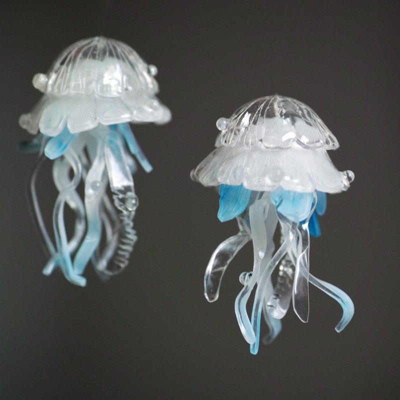 HAND MADE Jellyfish Earrings 水母耳環 藍 002 - 耳環/耳夾/耳骨夾 - 防水材質 藍色