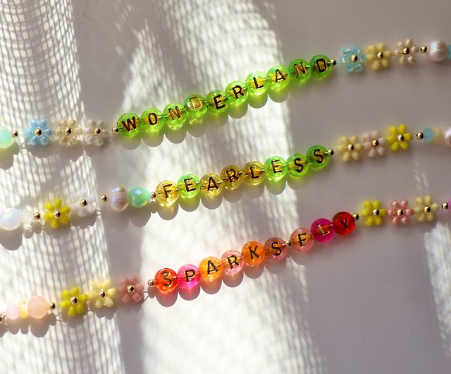 Taylor swift eras tour Taylor Swift concert friendship bracelet customized  English beads - Shop a-fucking-loser Bracelets - Pinkoi