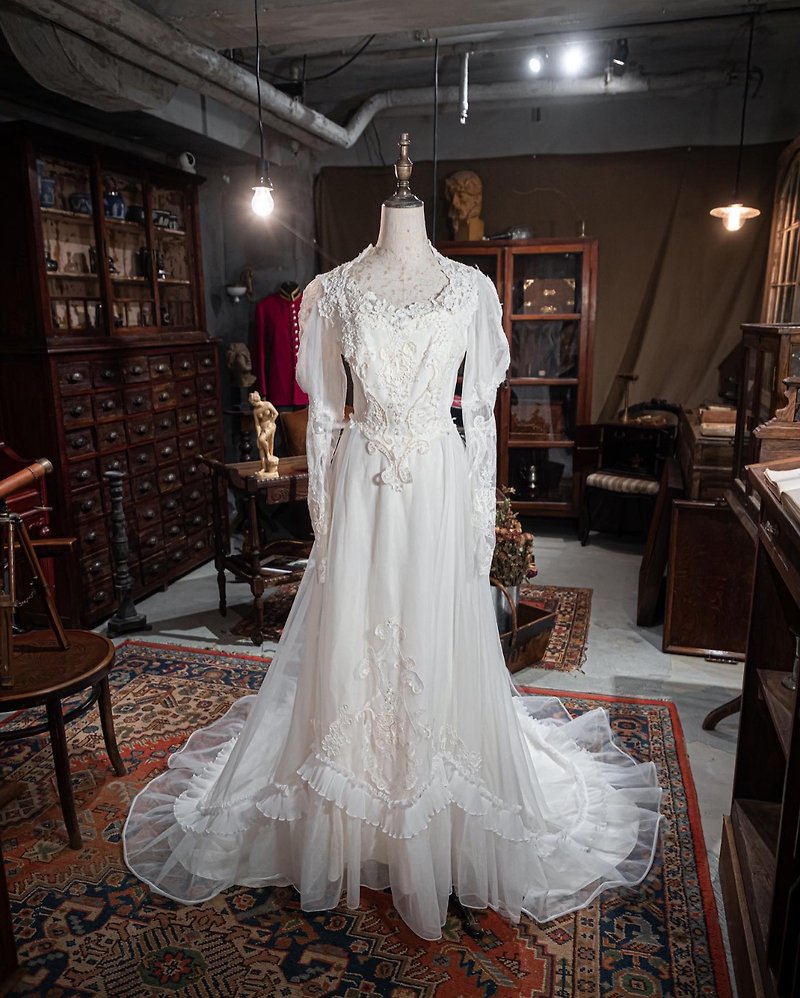 60s vintage long sleeves royal style wedding gown - กี่เพ้า - ผ้าฝ้าย/ผ้าลินิน ขาว
