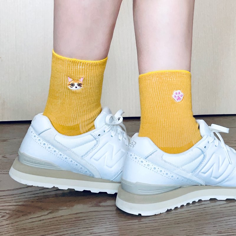 Uni 雙面刺繡襪 芥末黃 - 襪子 - 棉．麻 黃色