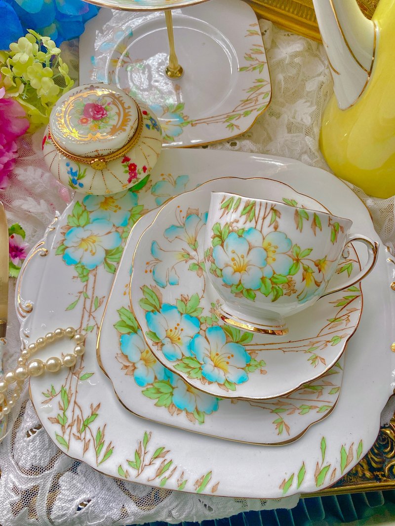 英國製1950年立體手繪古董杯花茶杯咖啡杯三件式庫存品情人節禮物 - 茶具/茶杯 - 瓷 