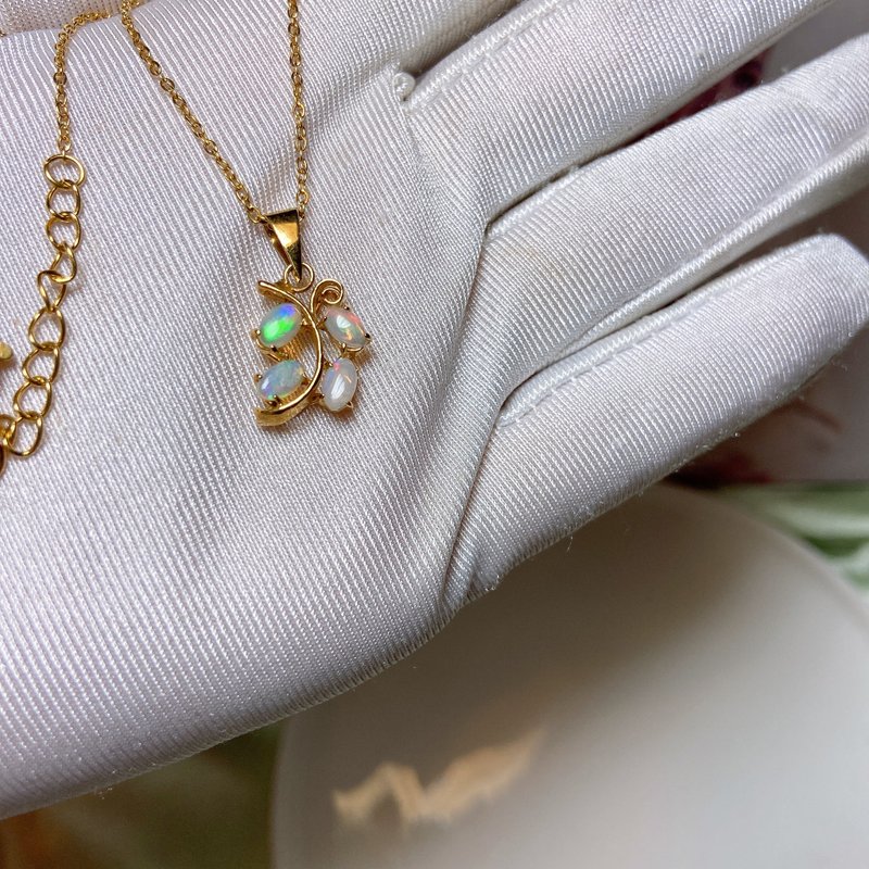 【西洋古董飾品】優雅閃耀天然歐泊石鑲嵌 彩光蛋白石 花卉 項鍊 - 項鍊 - 貴金屬 多色