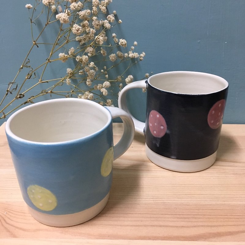 Round little handmade ceramic cups - baby blue / black - Mugs - Pottery Black