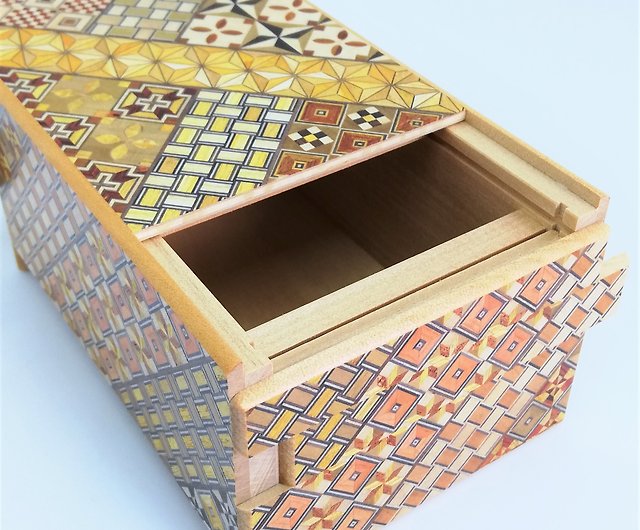 １２回仕掛け５寸秘密箱 伝統小寄木 パズル からくり箱 箱根寄木細工