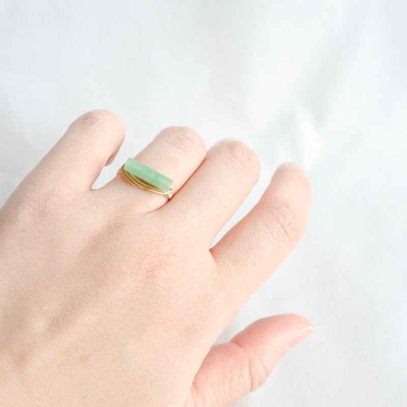 Green Aventurine –slender – Gold Ring –Natural Stone Ring - 戒指 - 其他金屬 綠色