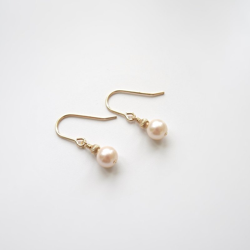 Pale Champagne Gold Saltwater Pearl Smooth Round 14Kgf Dangle Earrings - ต่างหู - ไข่มุก สีทอง