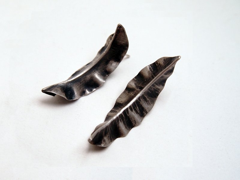 Plant Series  #a280 Leaf earring - ต่างหู - เงิน สีดำ