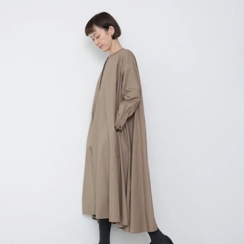 OMAKE.jp 山形裙襬洋裝FujisanOnepiece 卡其 - 洋裝/連身裙 - 棉．麻 卡其色