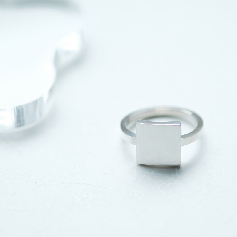 Minimalist square ring in Silver 925 - แหวนทั่วไป - โลหะ สีเงิน