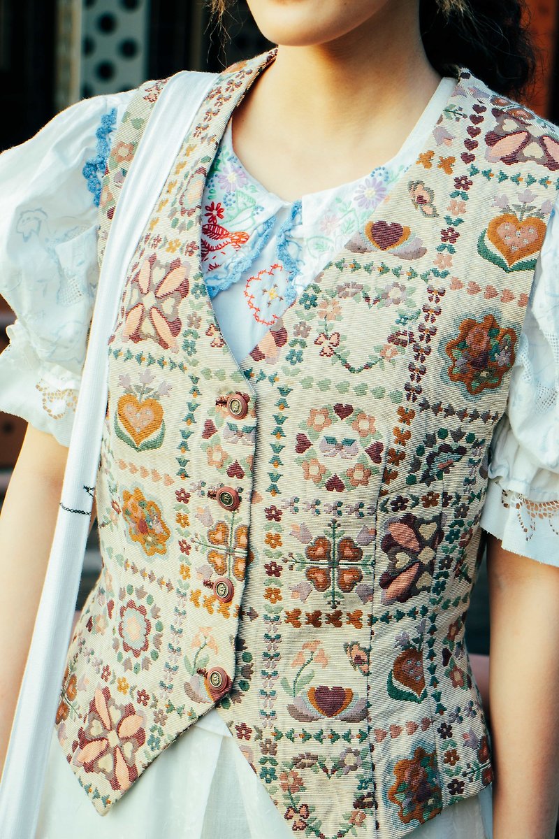 Tsubasa.Y│**Multiple styles to choose from**Ethnic embroidered tapestry vest embroidered vest totem CHIMA - เสื้อกั๊กผู้หญิง - ผ้าฝ้าย/ผ้าลินิน หลากหลายสี