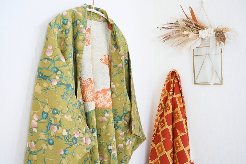 Japanese KIMONO, silk kimono, green haori, authentic kimono - Women's Casual & Functional Jackets - Silk Green