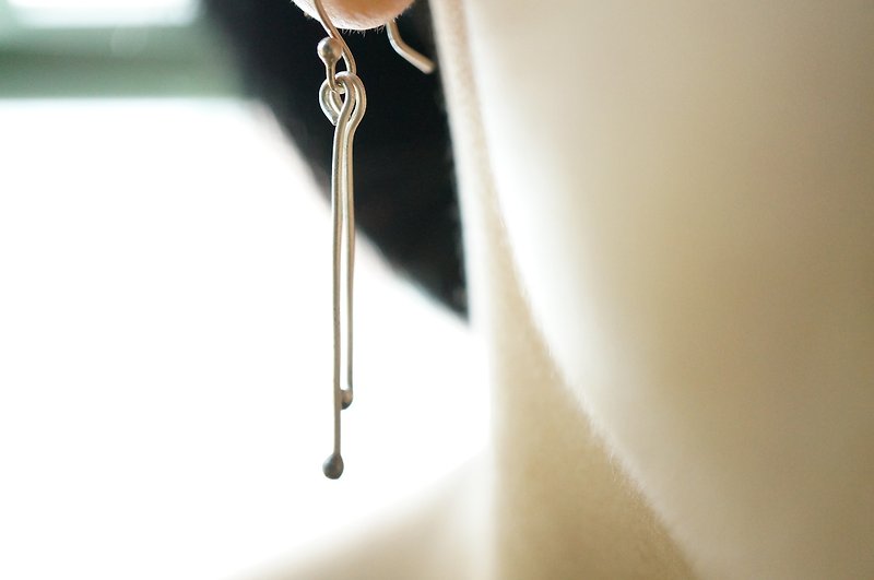 【janvierMade】 Make a Wish Sterling Earrings / Minimalist Earrings / 925 Sterling - Earrings & Clip-ons - Other Metals 