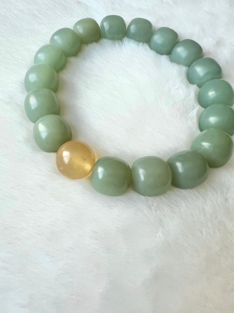 Soft light Hetian jade Qiemo blue milk blue bracelet / oily and delicate / collection / gift / marriage price - สร้อยข้อมือ - หยก สีน้ำเงิน