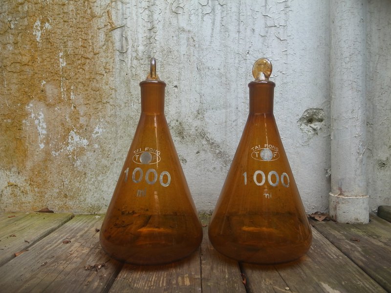 老件焦糖色1000ml大實驗瓶 - 擺飾/家飾品 - 玻璃 