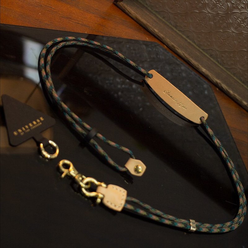 Camera or mobile phone strap. Single leather buckle - embossed (can be hot stamped / not hot stamped) - ที่ห้อยกุญแจ - หนังแท้ สีดำ