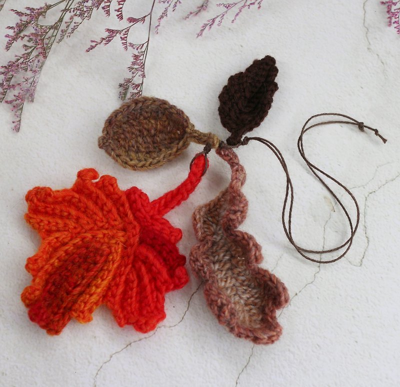 Handmade - Leaf 1 Good Friend (Yarn) - Charm / Decoration - ที่ห้อยกุญแจ - ขนแกะ หลากหลายสี