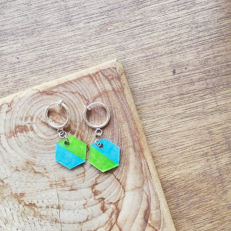 Hydrangea-pin clip earrings - Earrings & Clip-ons - Plastic Blue