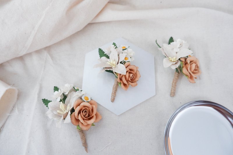 Earth tone tan flower boutonniere, rustic buttonhole, wedding corsage (1 pc) - 襟花/結婚襟花 - 紙 咖啡色