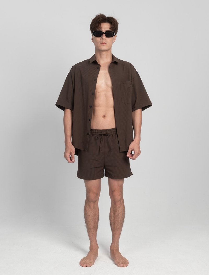 Coffee Brown 咖啡棕 / 泡泡紗 落肩度假襯衫 - 男襯衫/休閒襯衫 - 其他材質 咖啡色