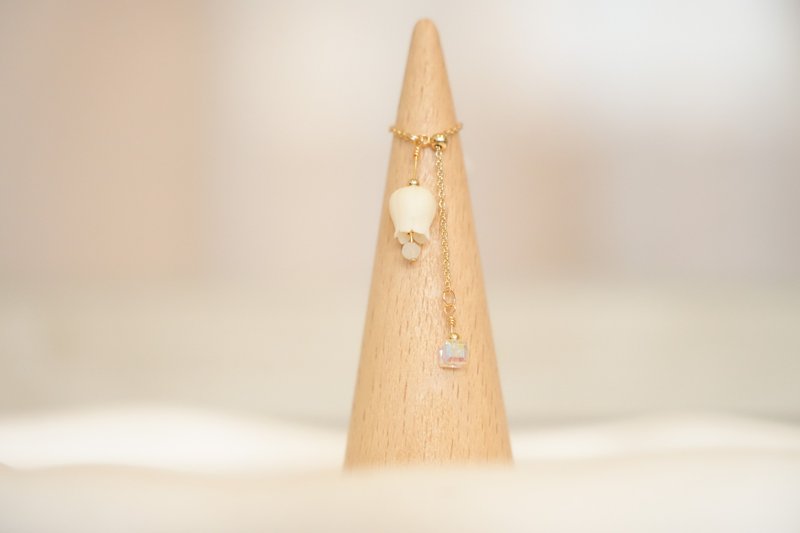 Handmade lily of the valley soft ring (adjustable size) the most unique gift - แหวนทั่วไป - ดินเหนียว ขาว