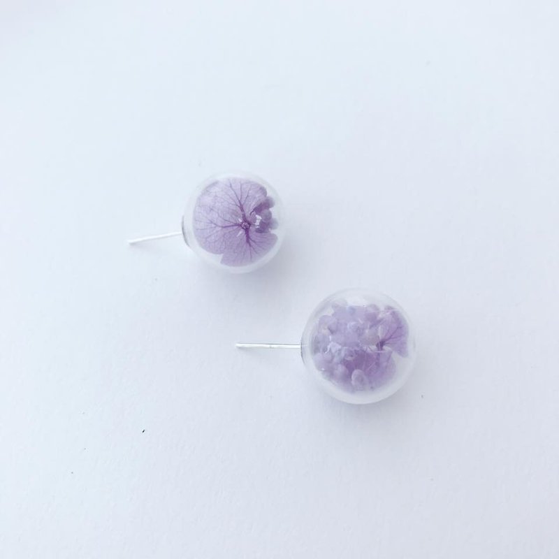 Purple Preserved Flowers Double sides earrings birthday Bridal Shower Bridesmaid Glass Ball - ต่างหู - แก้ว สีม่วง