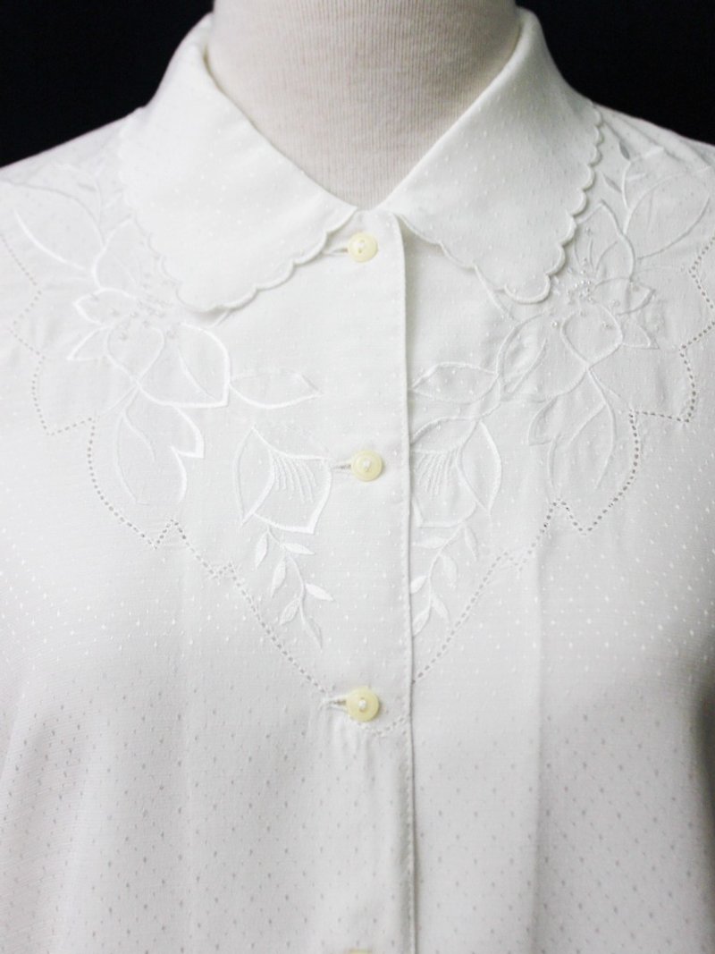 [RE0310T1879] Nippon flowers foliage forest department embroidery white vintage blouse - Women's Shirts - Polyester White