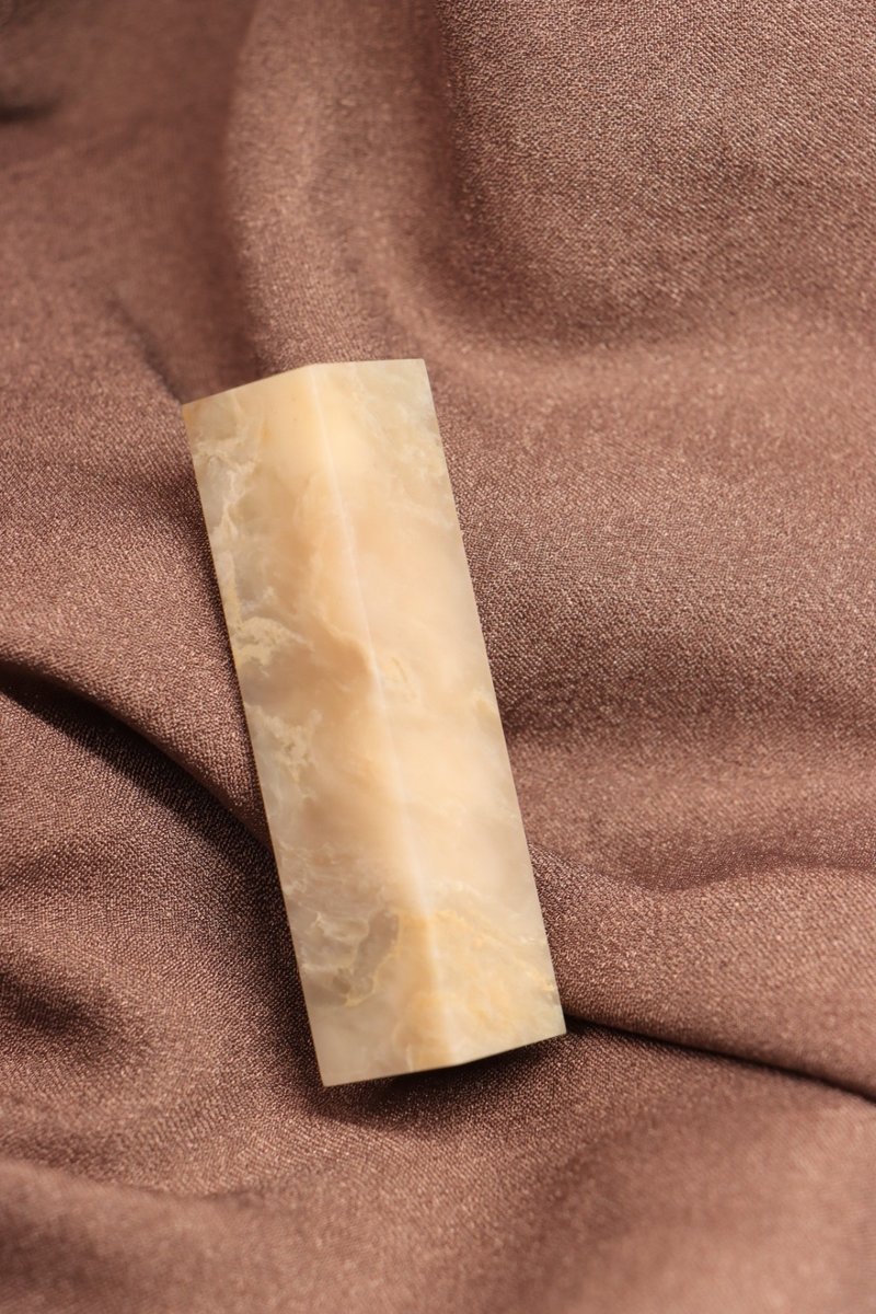 【日好手工刻印・開戶寶寶姓名單章】白米色透感老撾石 D28 - 印章/印台 - 石頭 白色