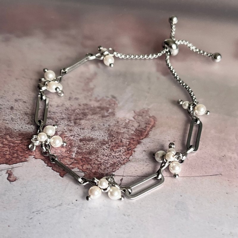 Flower Pearl Bracelet Stainless Steel Telescopic Bracelet - สร้อยคอ - สแตนเลส ขาว