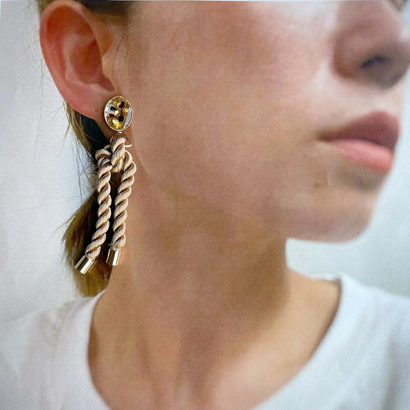 Large 2way mica flake cord earrings - ต่างหู - เรซิน สีทอง