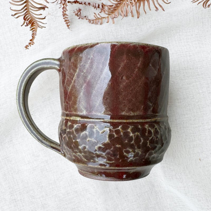 Dark red Bronze, large capacity handmade earthenware mug 500ml - Cups - Porcelain Red