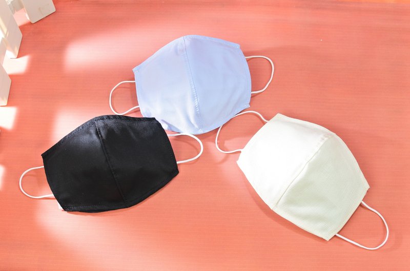 The mask cover/mask change bag is environmentally friendly and washable. It is suitable for general and medical masks. - Face Masks - Cotton & Hemp 