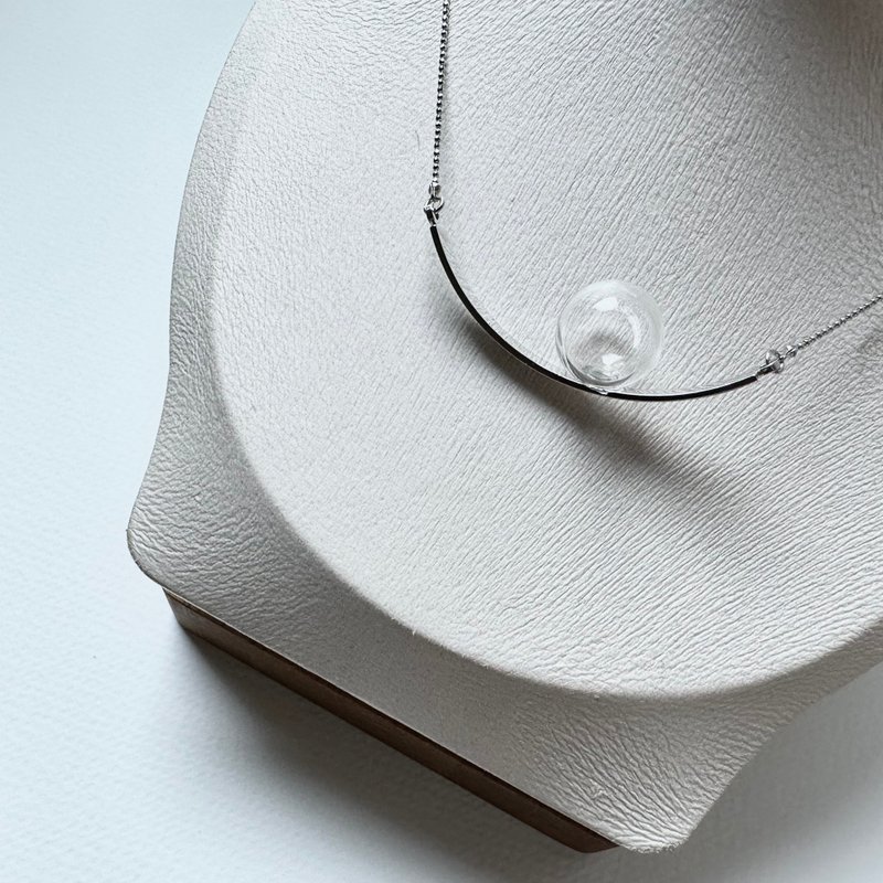 Simple Moon Glass Necklace / Necklace - สร้อยติดคอ - วัสดุอื่นๆ สีเงิน