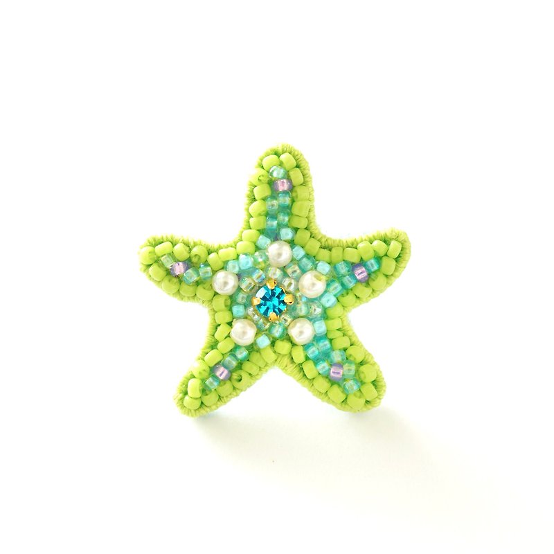 Bead embroidery starfish pin badge (yellow green) - Brooches - Other Materials Green