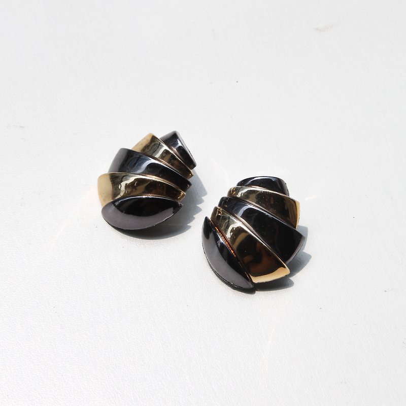 【蛋植物古着】昭和復古夾式古董耳環 - 耳環/耳夾 - 聚酯纖維 黑色