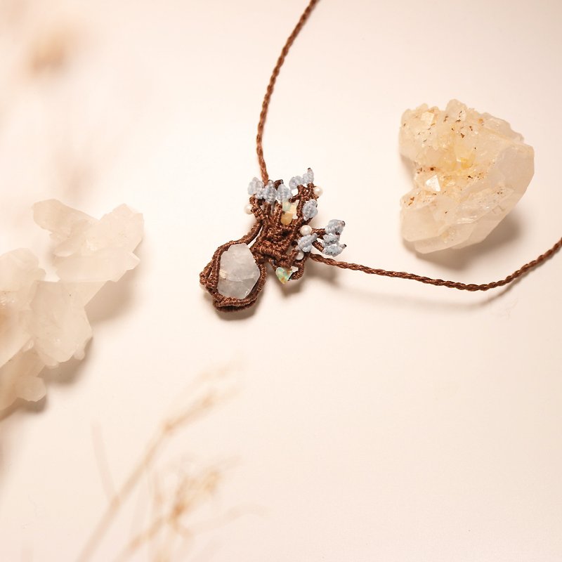Tree of life fluorite raw mineral Wax thread braided necklace - สร้อยคอ - คริสตัล สีน้ำเงิน