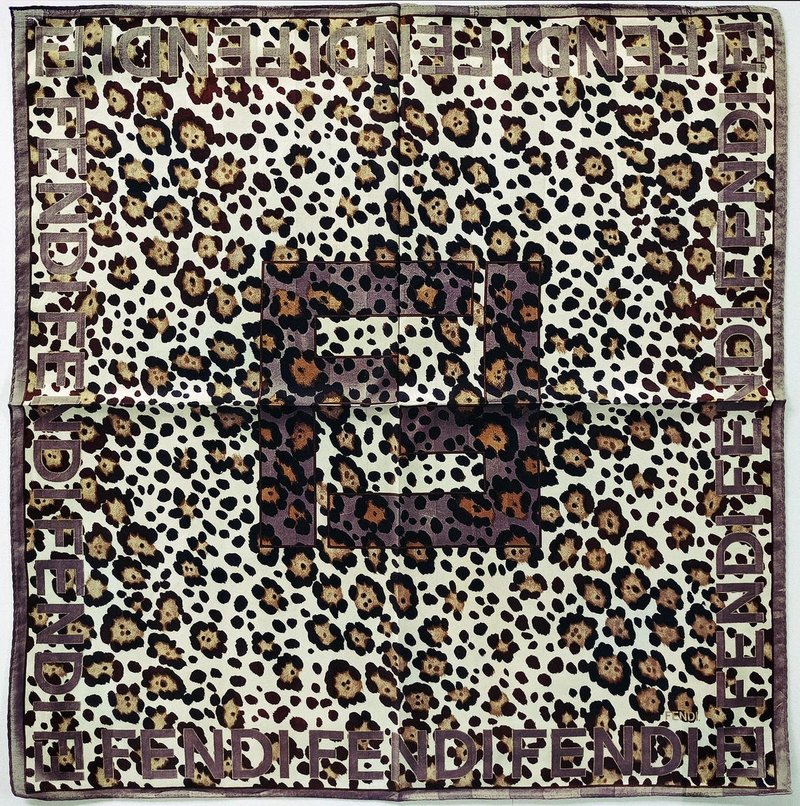 FENDI Vintage Scarf – Leopard Print with Iconic FF Logo 23 x 23 inches - 絲巾 - 棉．麻 咖啡色