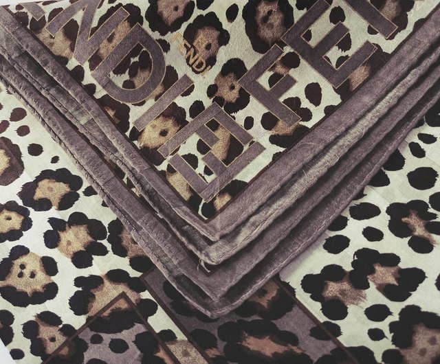 美品 FENDI ヴィンテージ スカーフ FENDI ヴィンテージ スカーフ タイガー プリント コットン